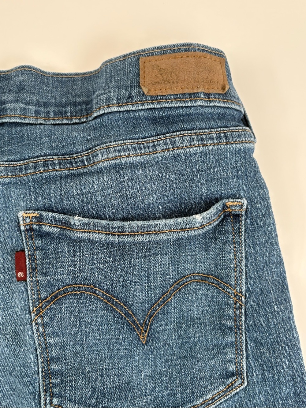 Levi's Dark Blue Rolled-Hem Denim Shorts Size 29 - Picture 3 of 5